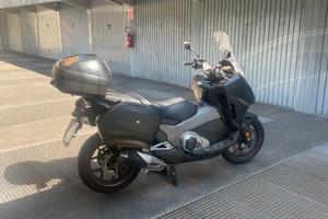 MOTO HONDA INTEGRA NC 750