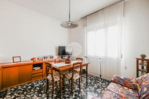4 LOCALI A VILLAFRANCA DI VERONA
