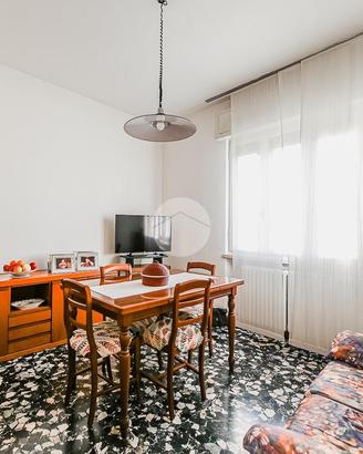 4 LOCALI A VILLAFRANCA DI VERONA