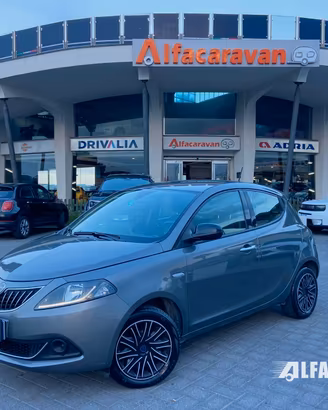 Lancia Ypsilon 1.0 firefly hybrid Gold