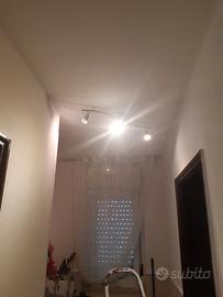lampadario  a  tre faretti