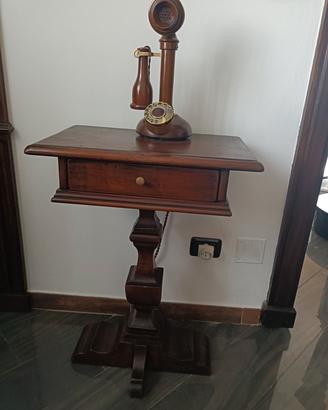 Mobile con telefono vintage funzionante