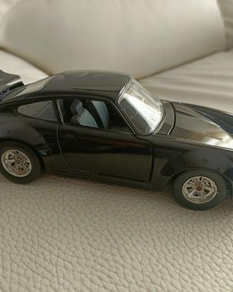Modellino metallo 1:24 di Porsche 911 (930) Turbo