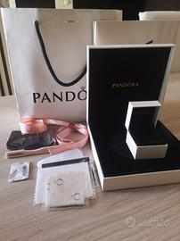 scatole e buste pandora con accessori 
