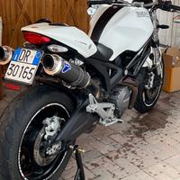 Ducati monster 696