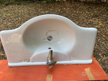 Lavandino Bagno con miscelatore