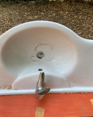 Lavandino Bagno con miscelatore