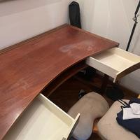 Scrivania in legno massello