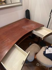 Scrivania in legno massello