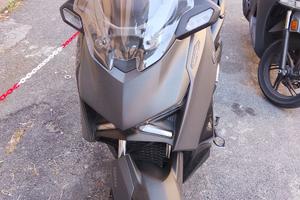 Yamaha xmax 300 tech plus