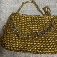 Pochette dorata Iziafattoamano