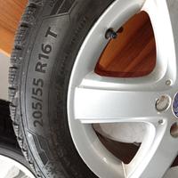 cerchi più pneumatici 