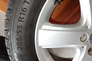 cerchi più pneumatici 