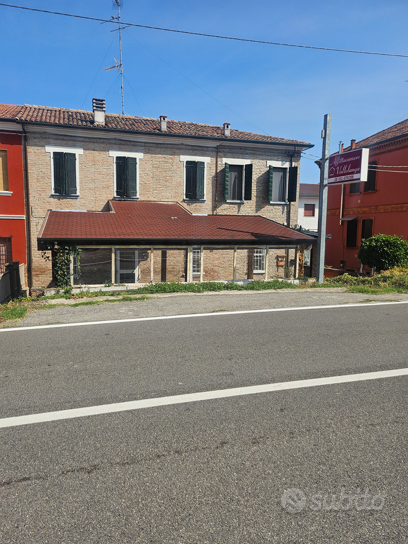 Trattoria con alloggio affittacamere