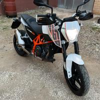 Ktm duke 690 moto enduro yamaha ducati abs