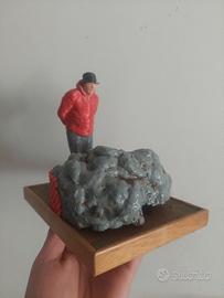 umarell realizzato interamente a mano