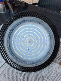 Faro led ufo per capannone