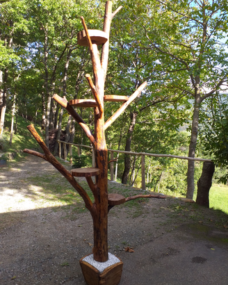 Albero tiragraffi per gatti - Fioriera portavasi