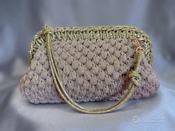 Borsa clutch con strass ad uncinetto