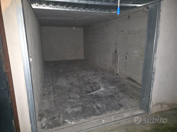 Box per auto 36mq - 9 x 4 mt - Libero da Subito