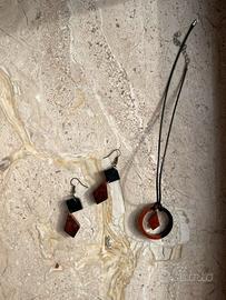 Orecchini e ciondolo coordinato