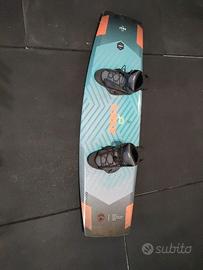 tavola wakeboard usata pochissimo con scarponi