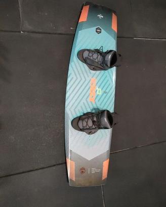 tavola wakeboard usata pochissimo con scarponi