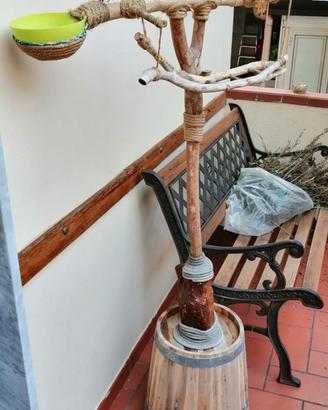 Traliccio in legno per pappagalli