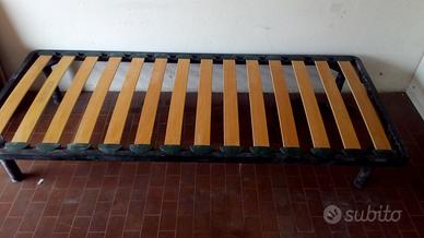 Letto singolo a doghe
