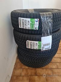 Pneumatici nuovi. 