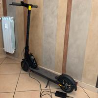 Monopattino elettrico Xiaomi Essential