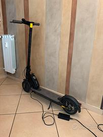 Monopattino elettrico Xiaomi Essential