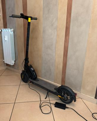 Monopattino elettrico Xiaomi Essential