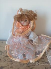 bambola in porcellana Capodimonte con certificato