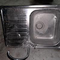 Lavandino Ikea completo di scarichi e rubinetto 