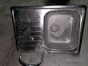 Lavandino Ikea completo di scarichi e rubinetto 