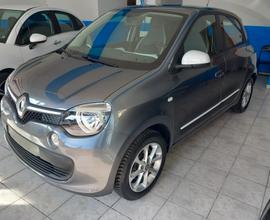 Renault Twingo anno 2017 automatica 1.0 benzina 23