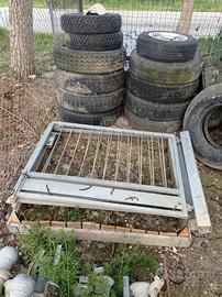 cancello a due ante zincato