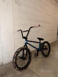 bmx CULT DEVOTION - BMX freestyle