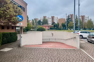 Fossolo - Ampio box auto libero subito