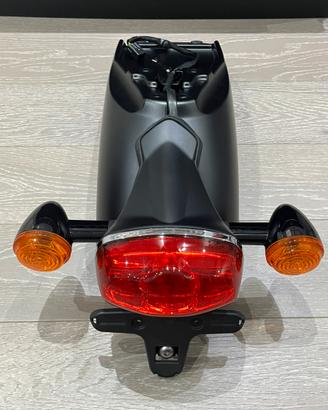 Parafango posteriore Stop frecce Thruxton 1200 R