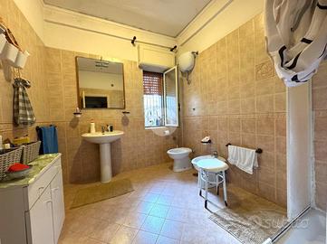 4 LOCALI A MARANO DI NAPOLI