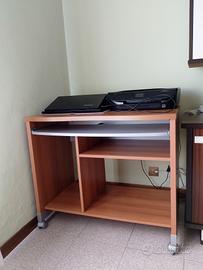 scrivania con ripiano estraibile 