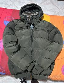 Giubbino con cappuccio caldo per neve e inverno