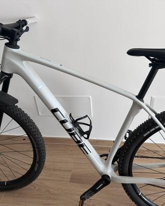 Mountain bike CUBE REACTION ONE 2025