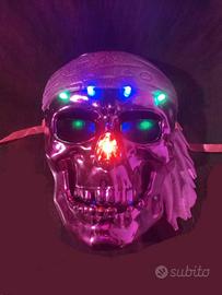 Maschera per Halloween da pirata con luci