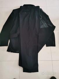 Completo uomo nuovo con etichetta