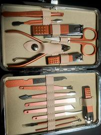 Set manicure 15 pezzi con impugnature rosa gold