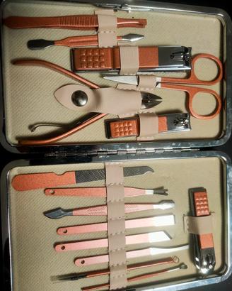 Set manicure 15 pezzi con impugnature rosa gold