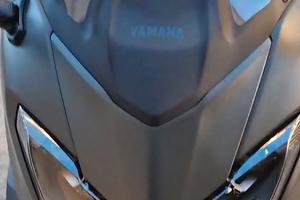YAMAHA T MAX 560 2025